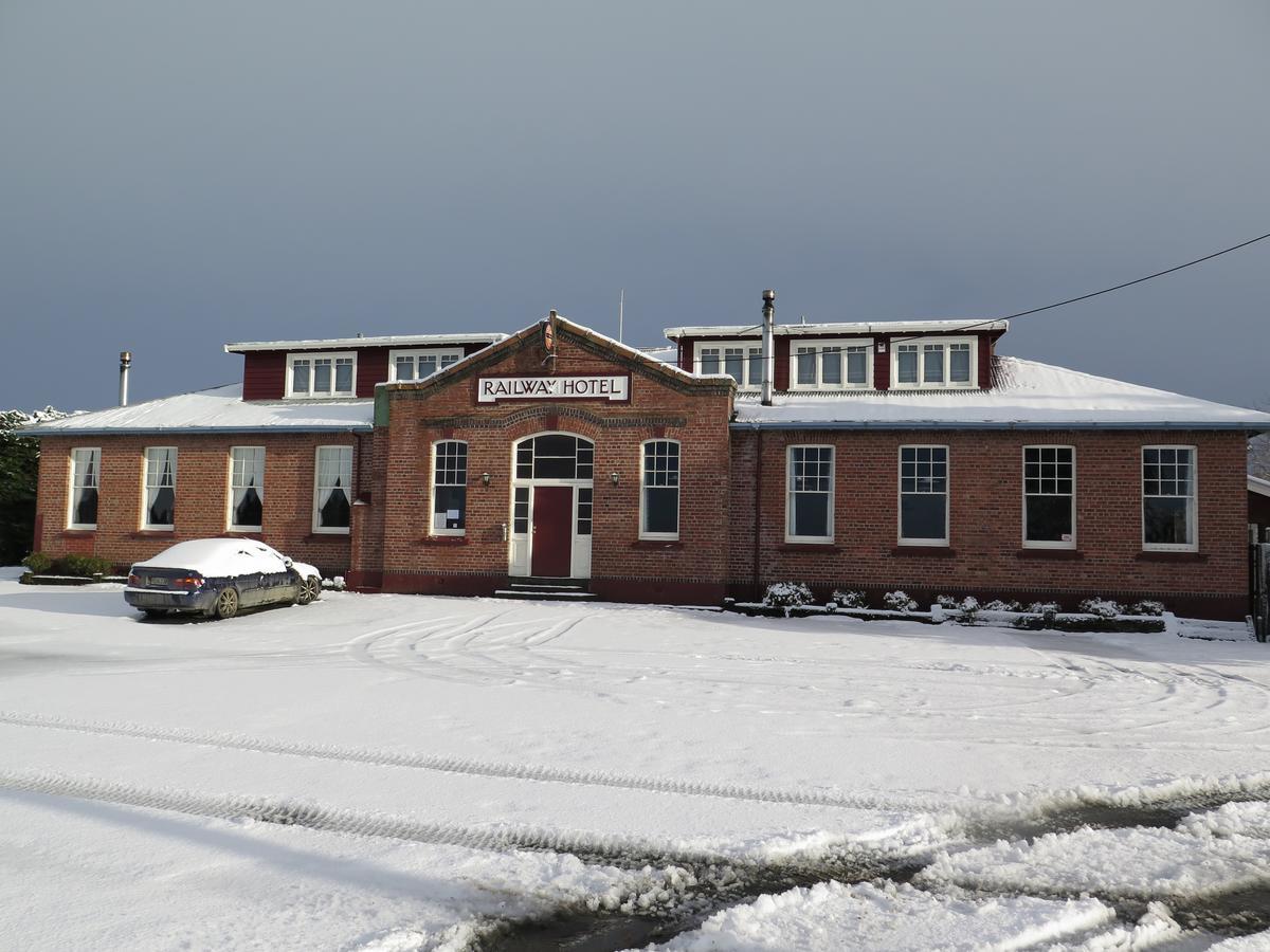 Mossburn Railway Hotel Esterno foto