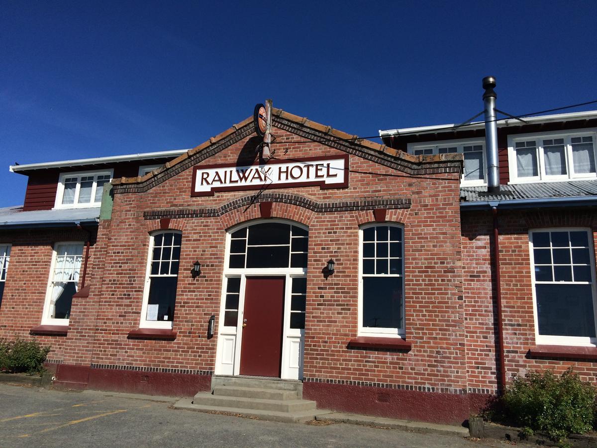 Mossburn Railway Hotel Esterno foto
