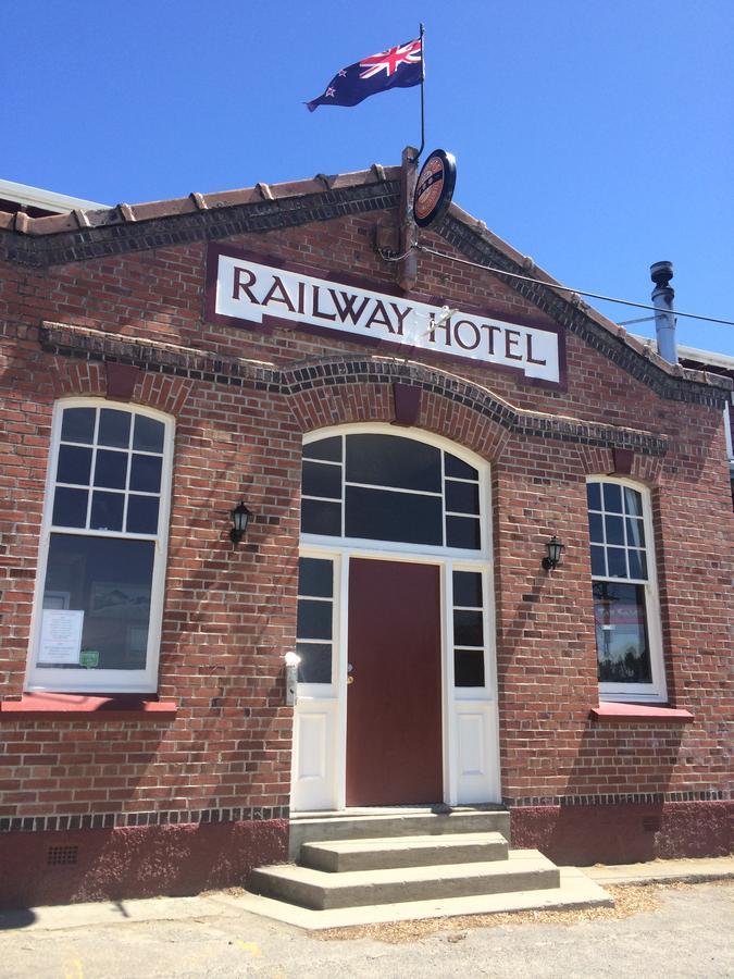 Mossburn Railway Hotel Esterno foto